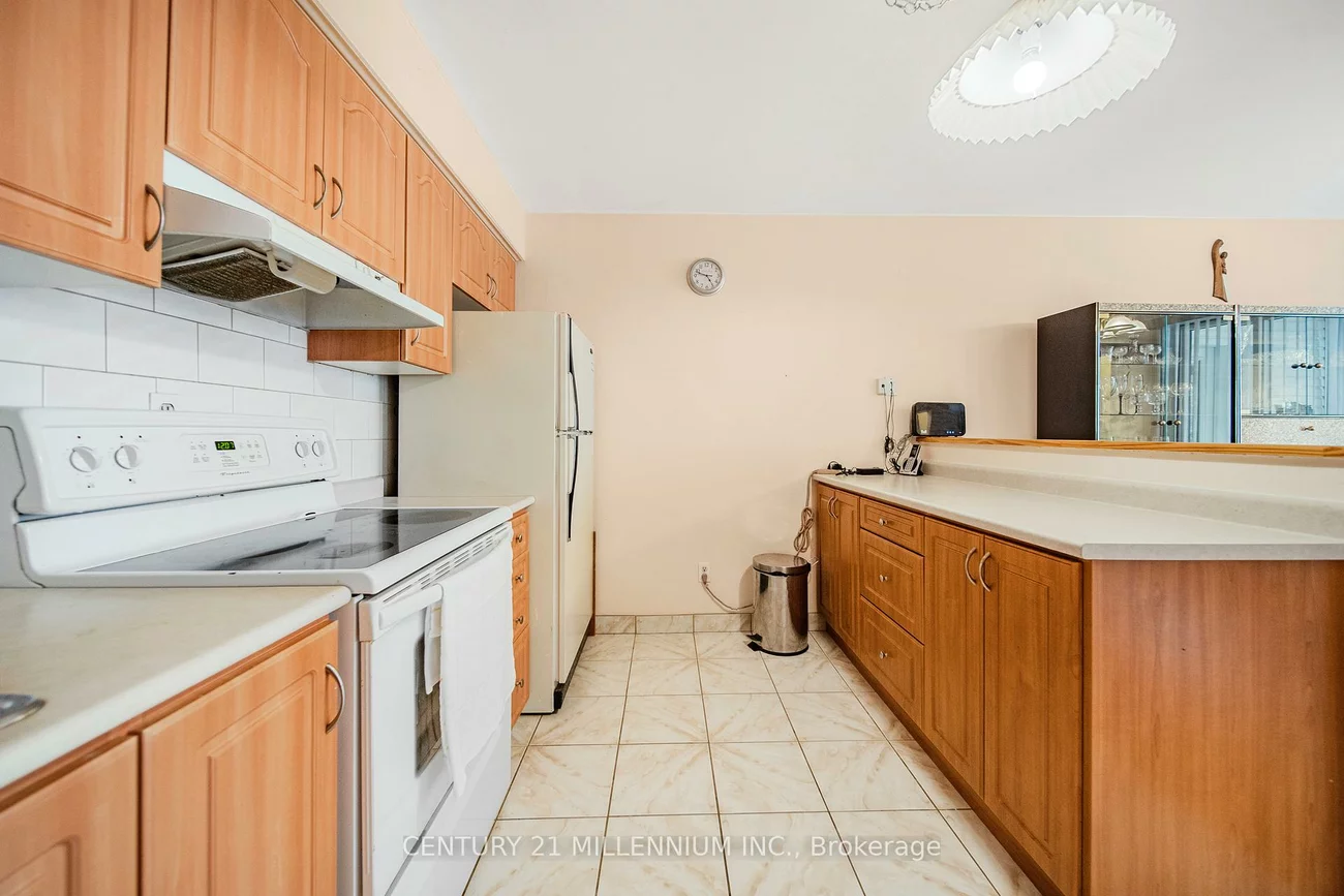 61, Ardglen, Brampton East, Brampton
