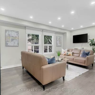 42, Ellis, Southgate, Brampton