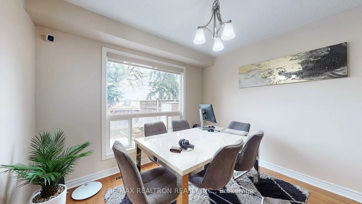 68, Heathcliffe, Central Park, Brampton