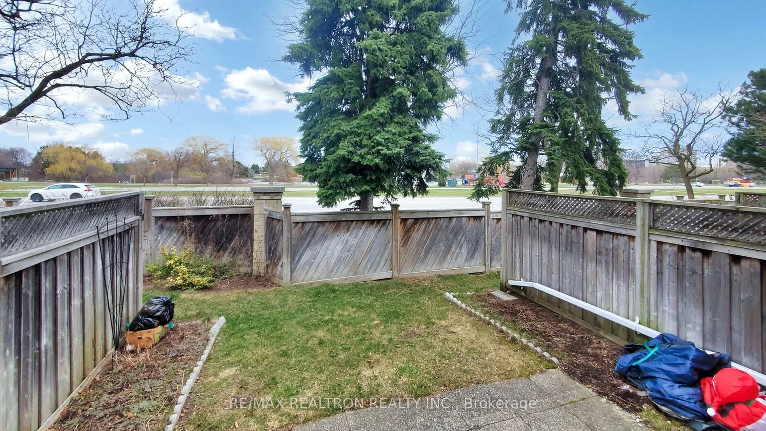 68, Heathcliffe, Central Park, Brampton