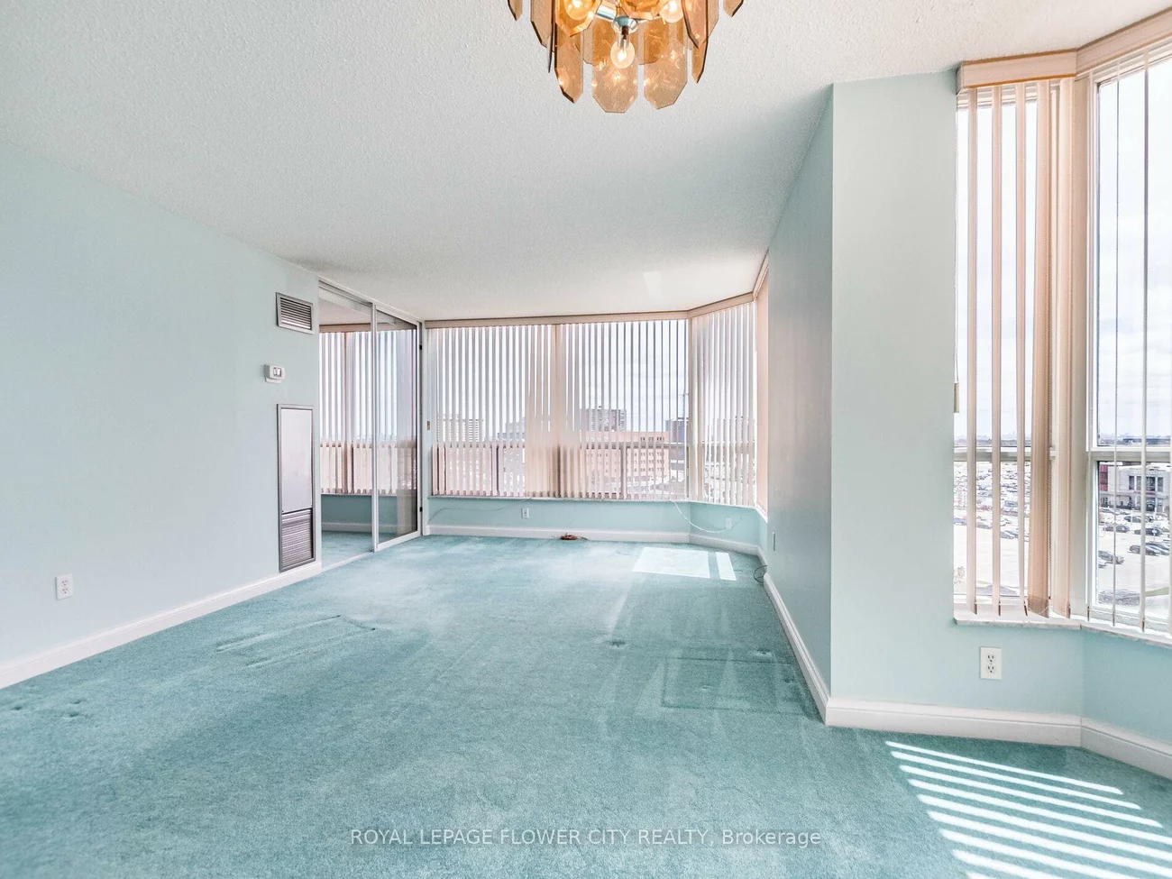 22, Hanover, Queen Street Corridor, Brampton