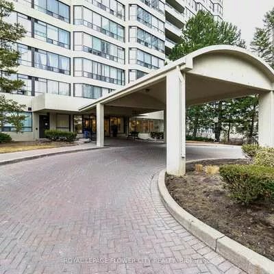 22, Hanover, Queen Street Corridor, Brampton