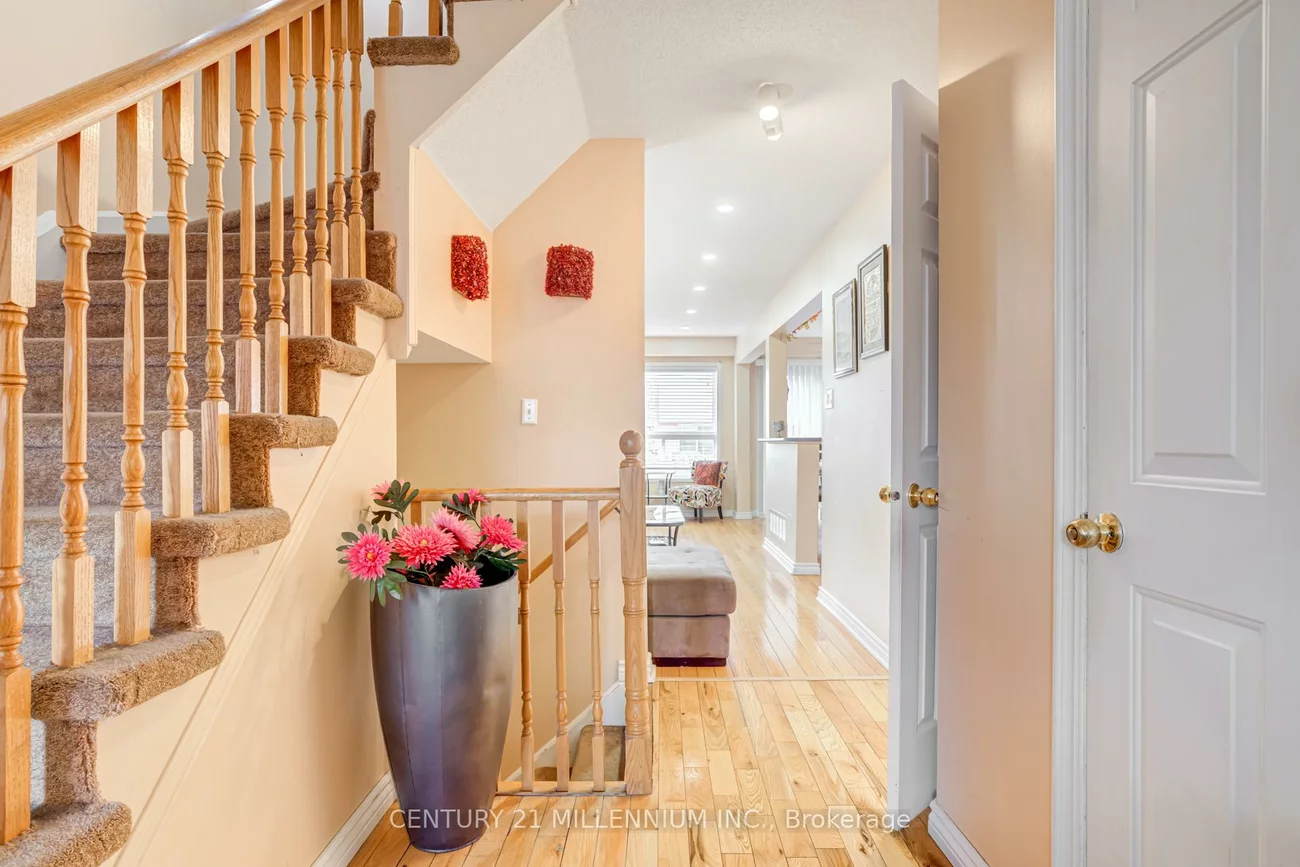 200, Cresthaven, Snelgrove, Brampton