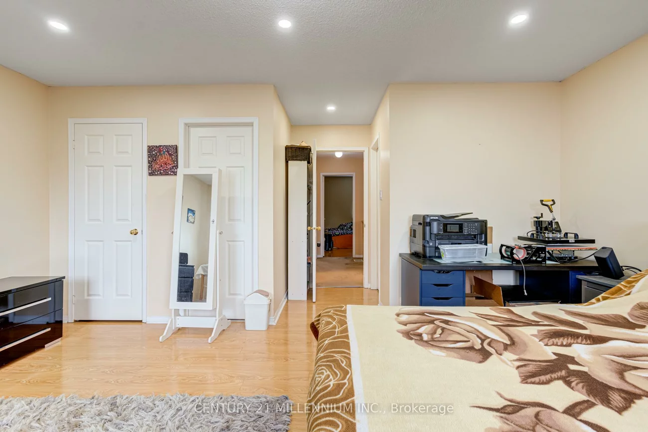 200, Cresthaven, Snelgrove, Brampton