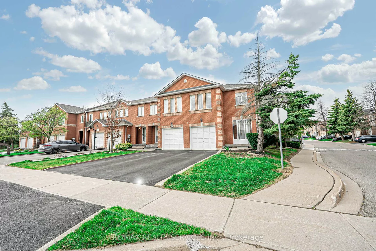 192, Cresthaven, Snelgrove, Brampton