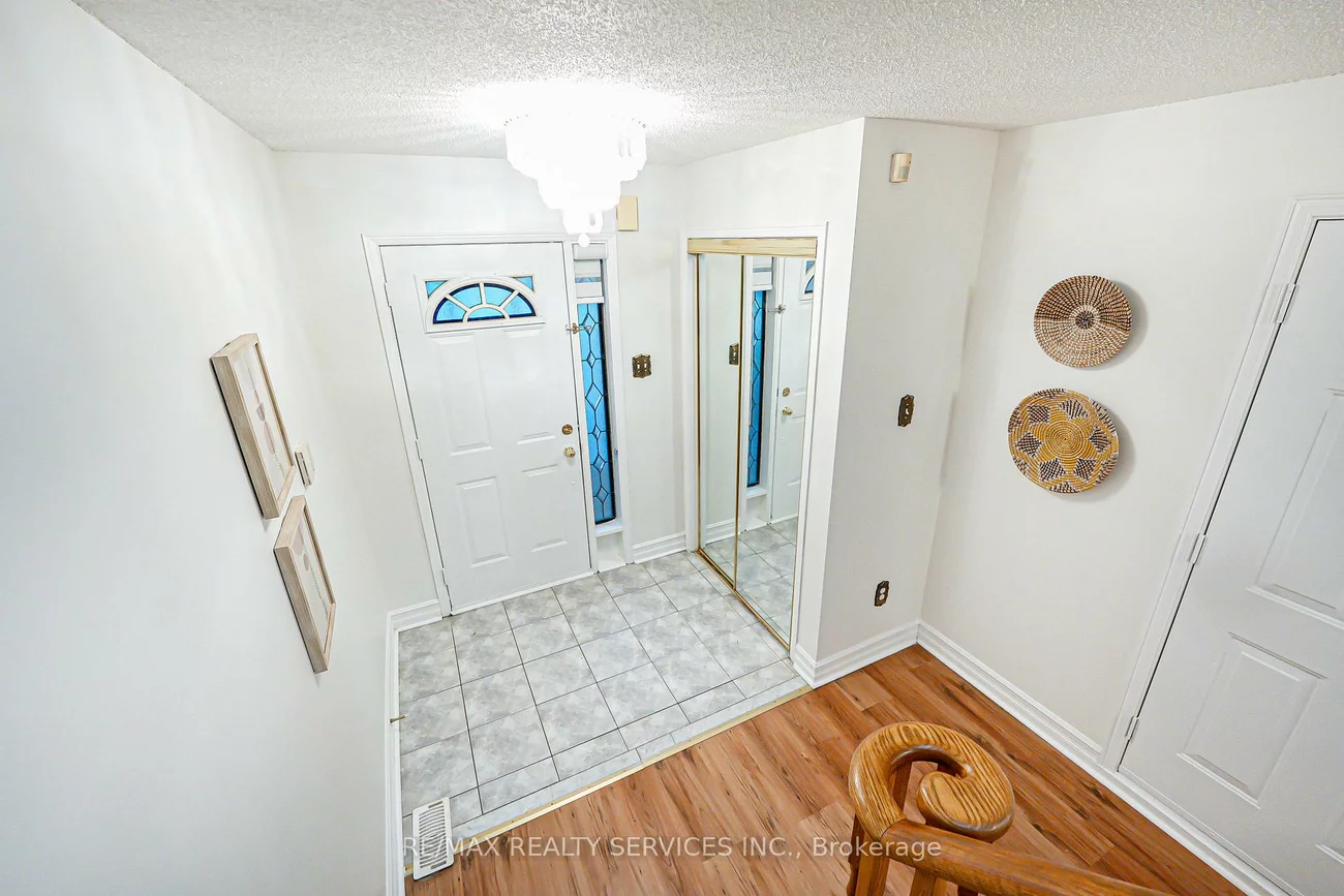 192, Cresthaven, Snelgrove, Brampton