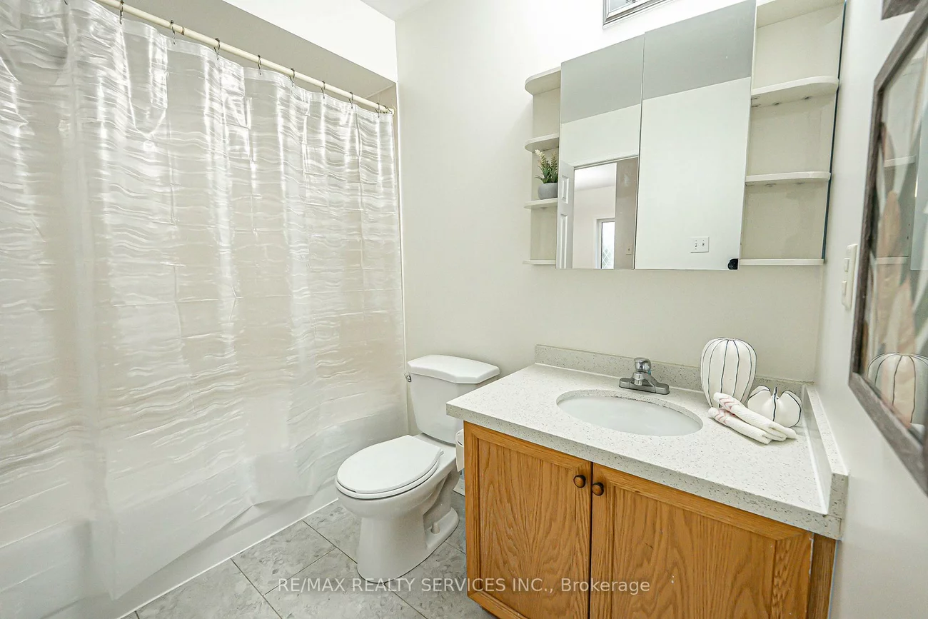 192, Cresthaven, Snelgrove, Brampton