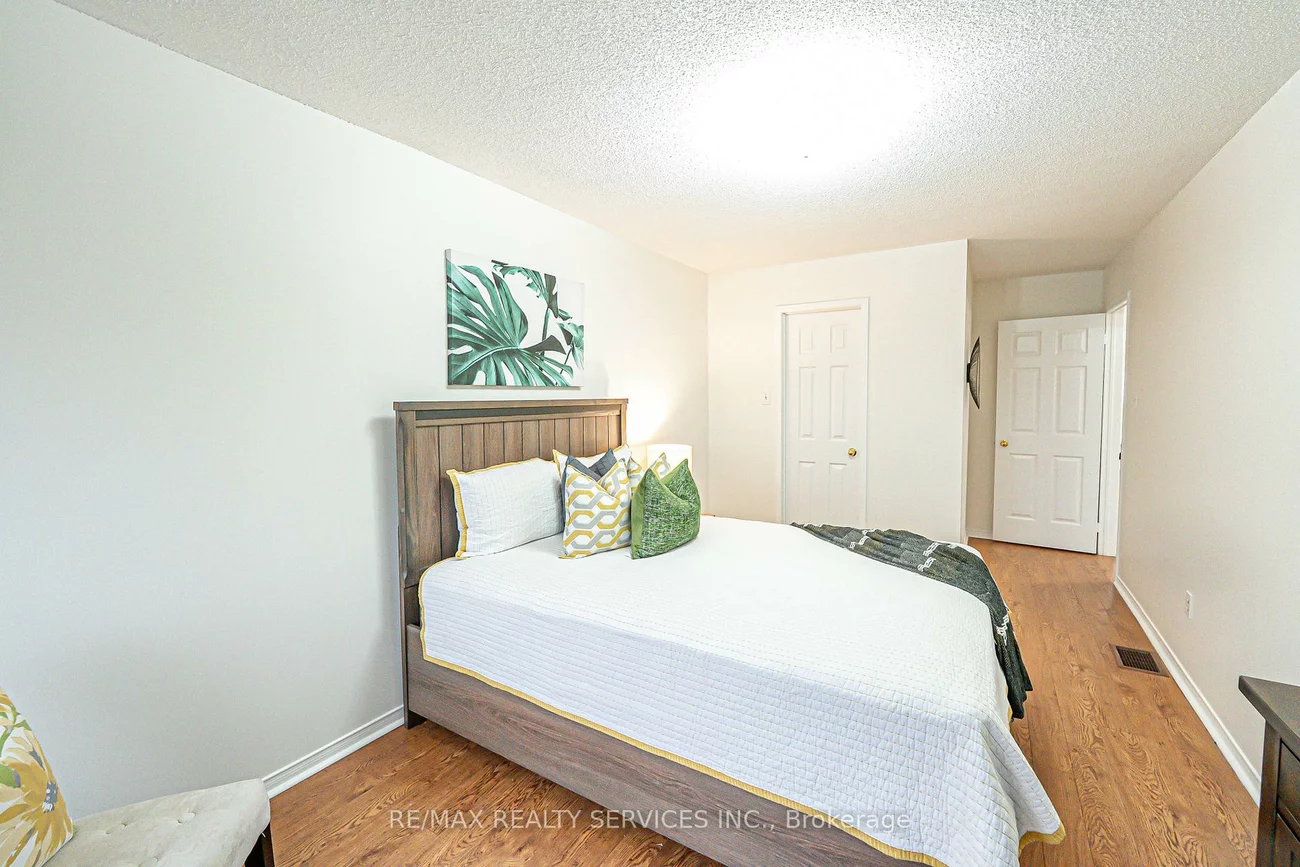 192, Cresthaven, Snelgrove, Brampton