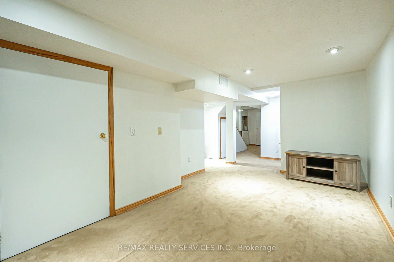 192, Cresthaven, Snelgrove, Brampton
