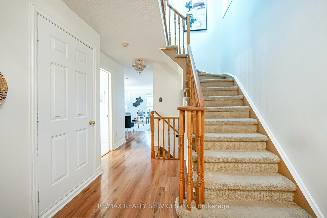 192, Cresthaven, Snelgrove, Brampton
