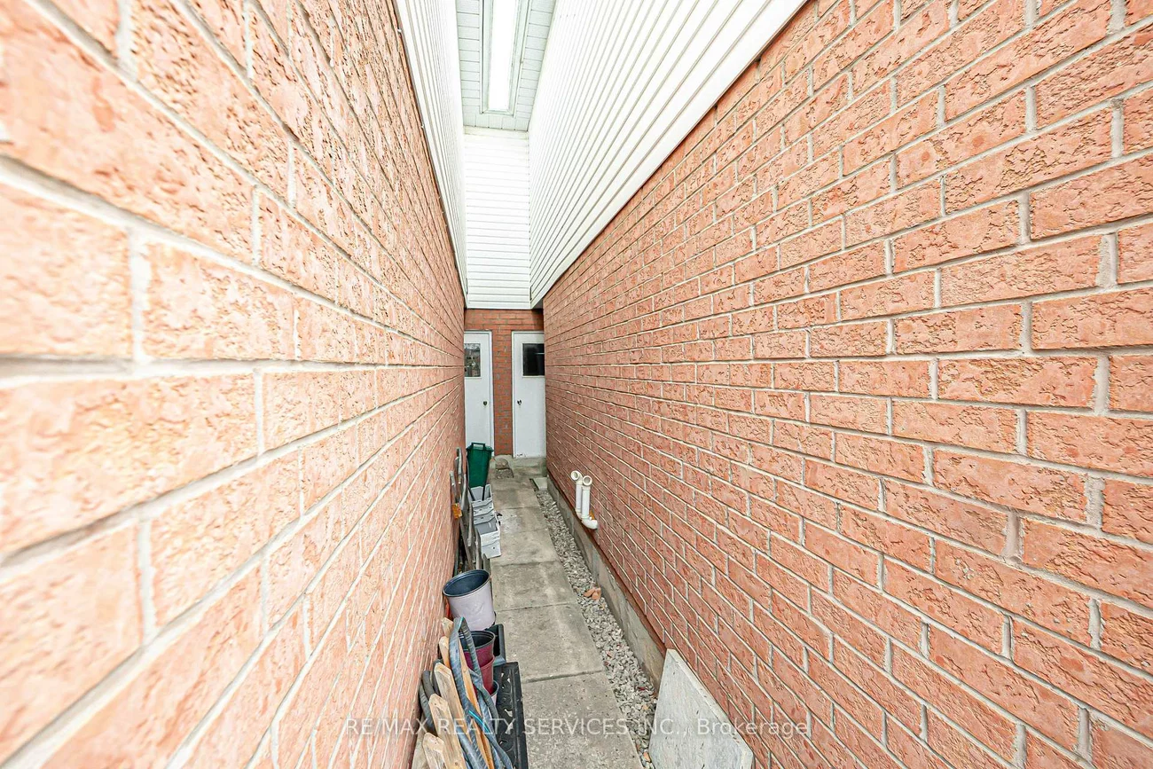 192, Cresthaven, Snelgrove, Brampton