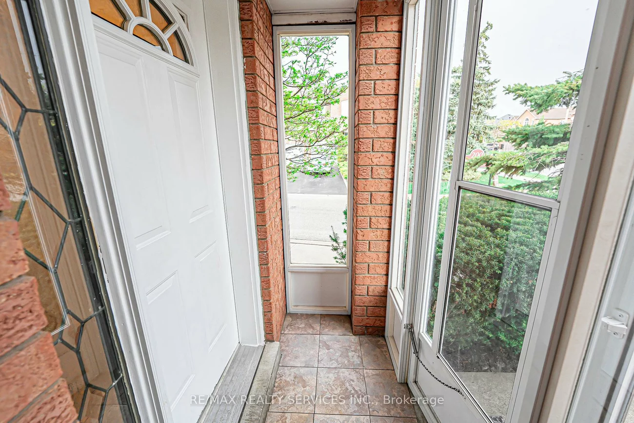 192, Cresthaven, Snelgrove, Brampton