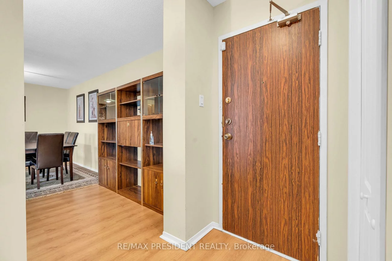 21, Knightsbridge, Queen Street Corridor, Brampton