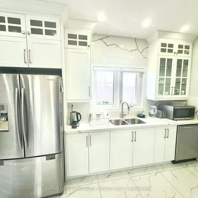 12, Larkdale, Sandringham-Wellington, Brampton