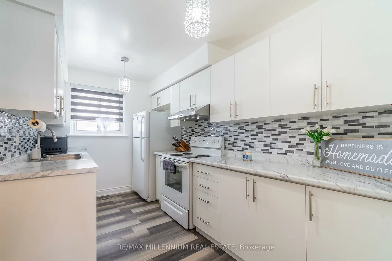 52, Village, Brampton East, Brampton