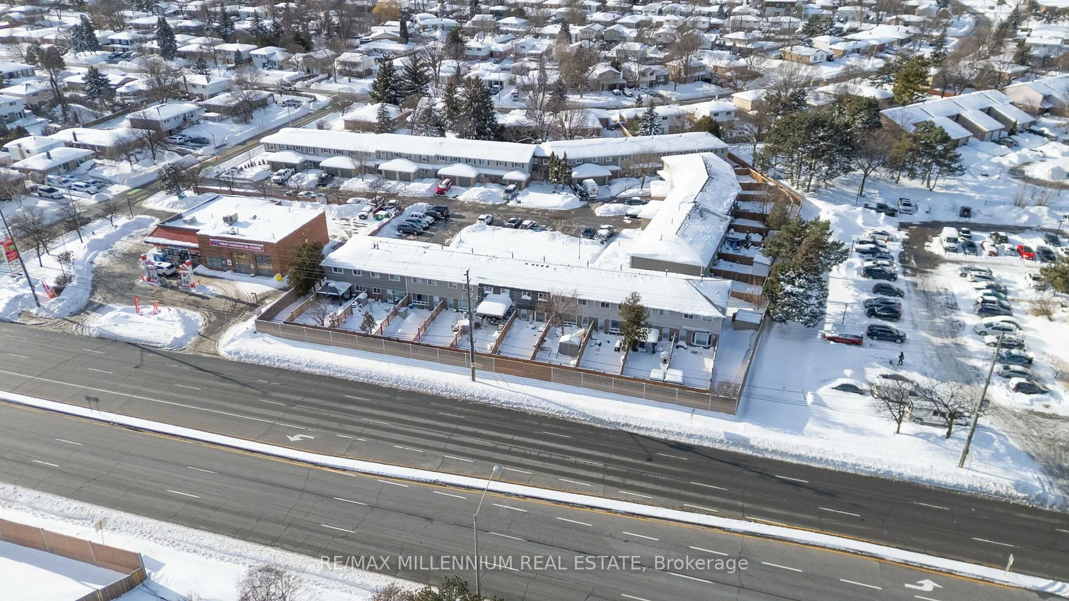 52, Village, Brampton East, Brampton