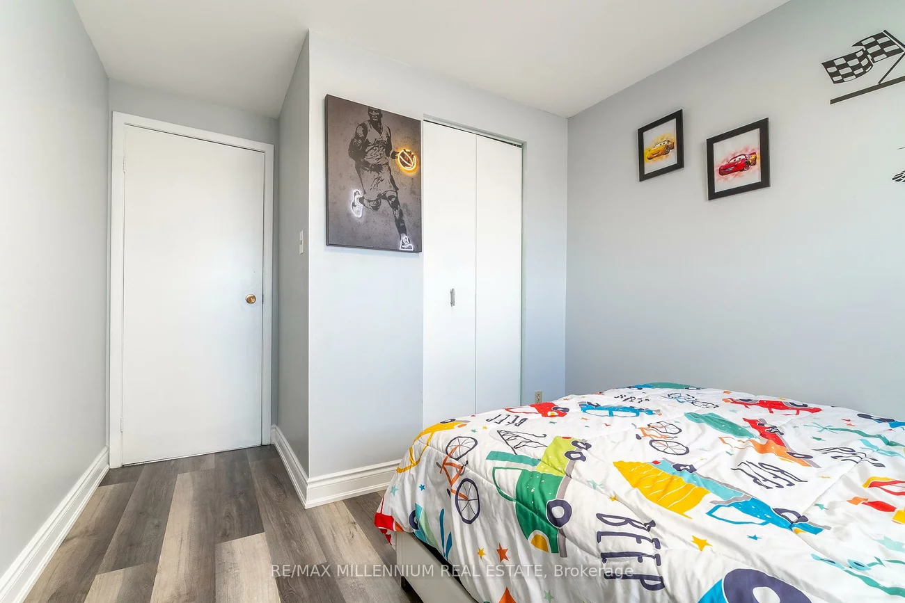 52, Village, Brampton East, Brampton