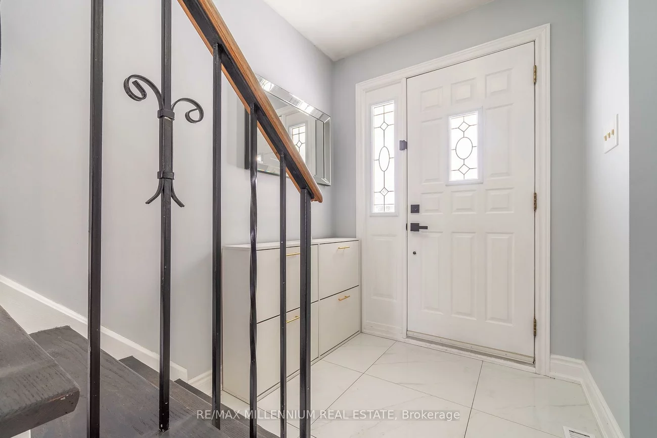 52, Village, Brampton East, Brampton