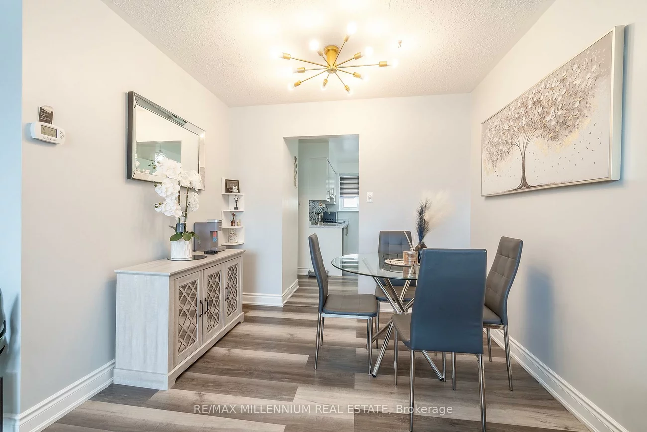 52, Village, Brampton East, Brampton