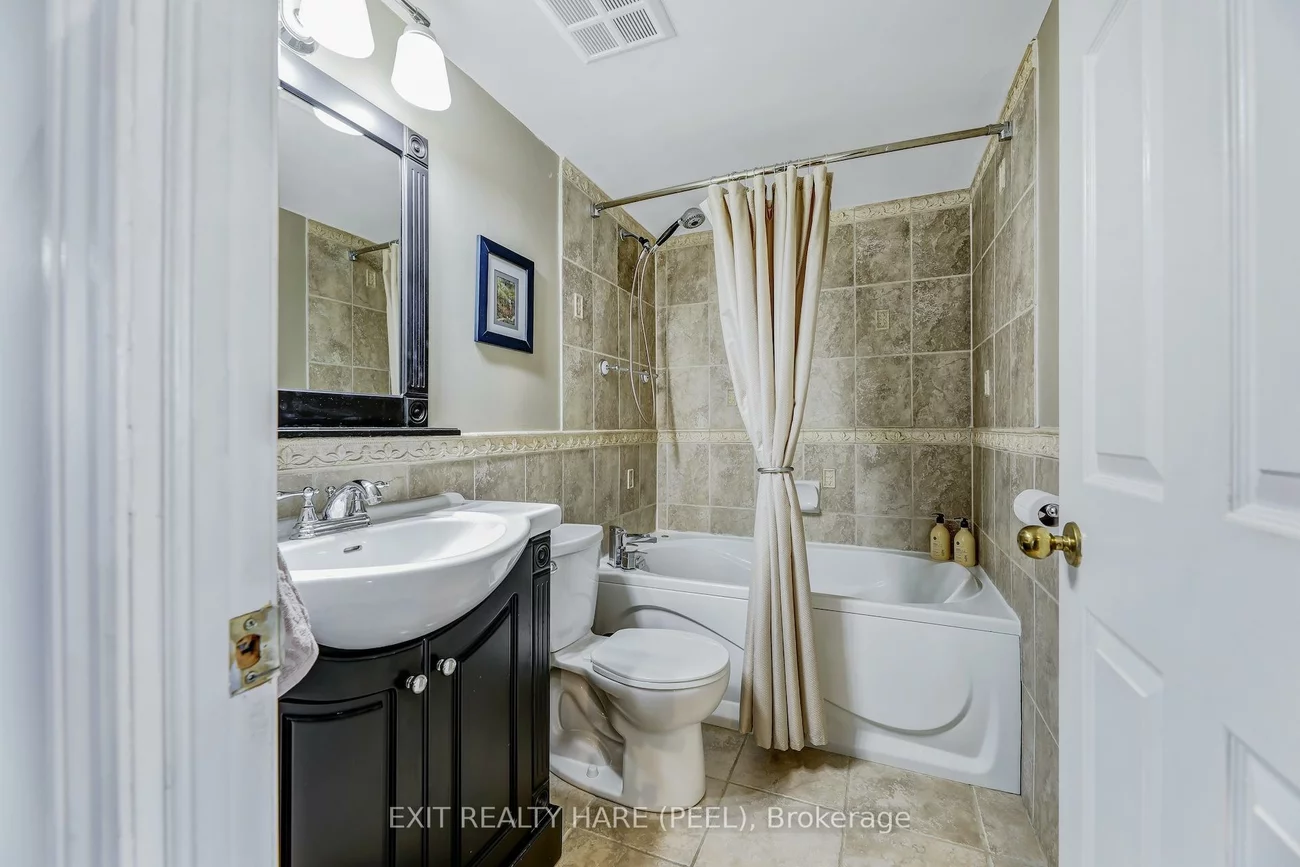 330, Mill, Brampton South, Brampton