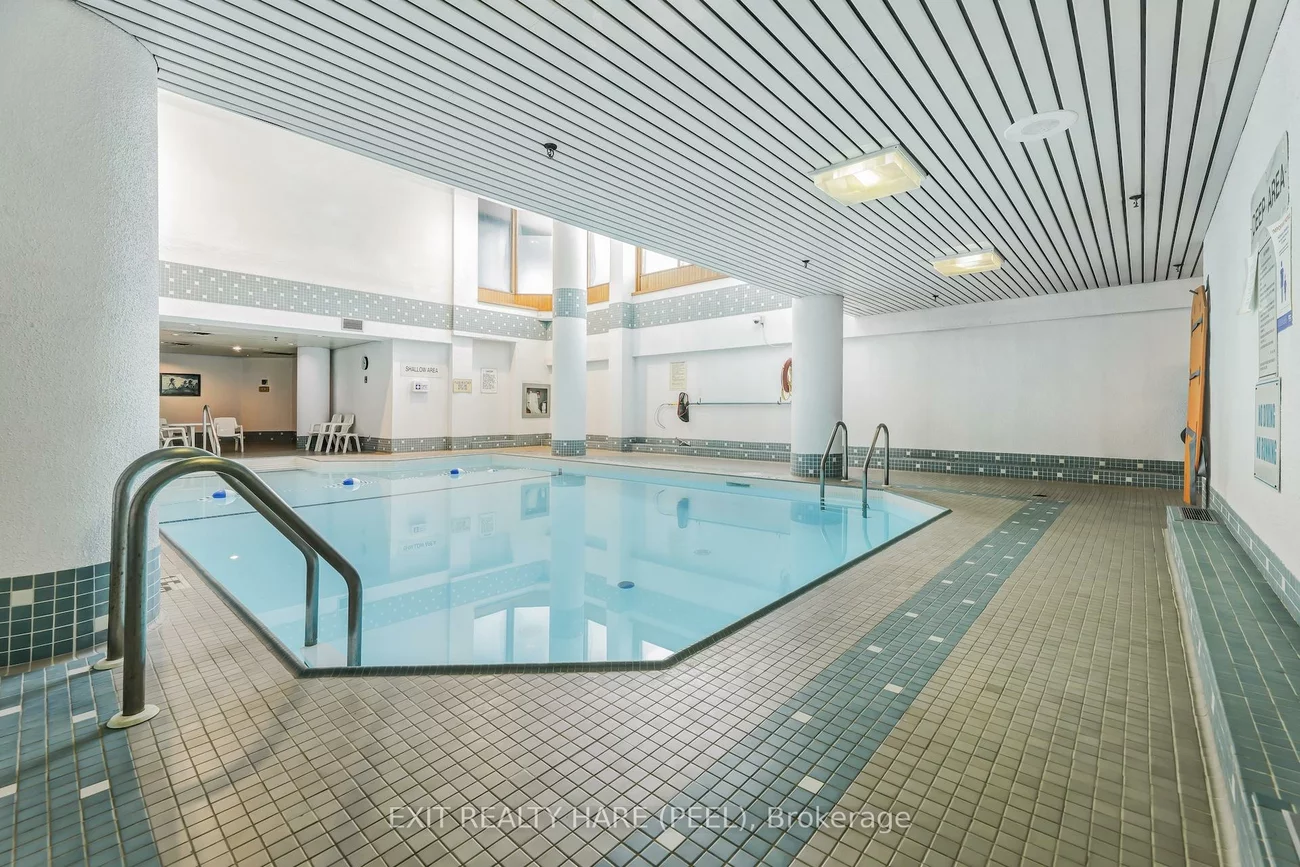 330, Mill, Brampton South, Brampton