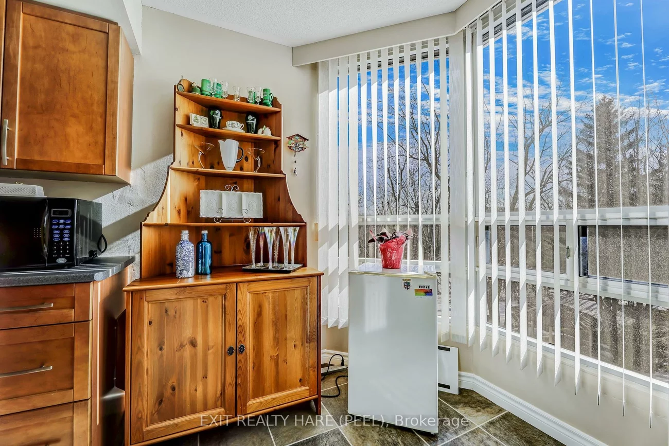 330, Mill, Brampton South, Brampton