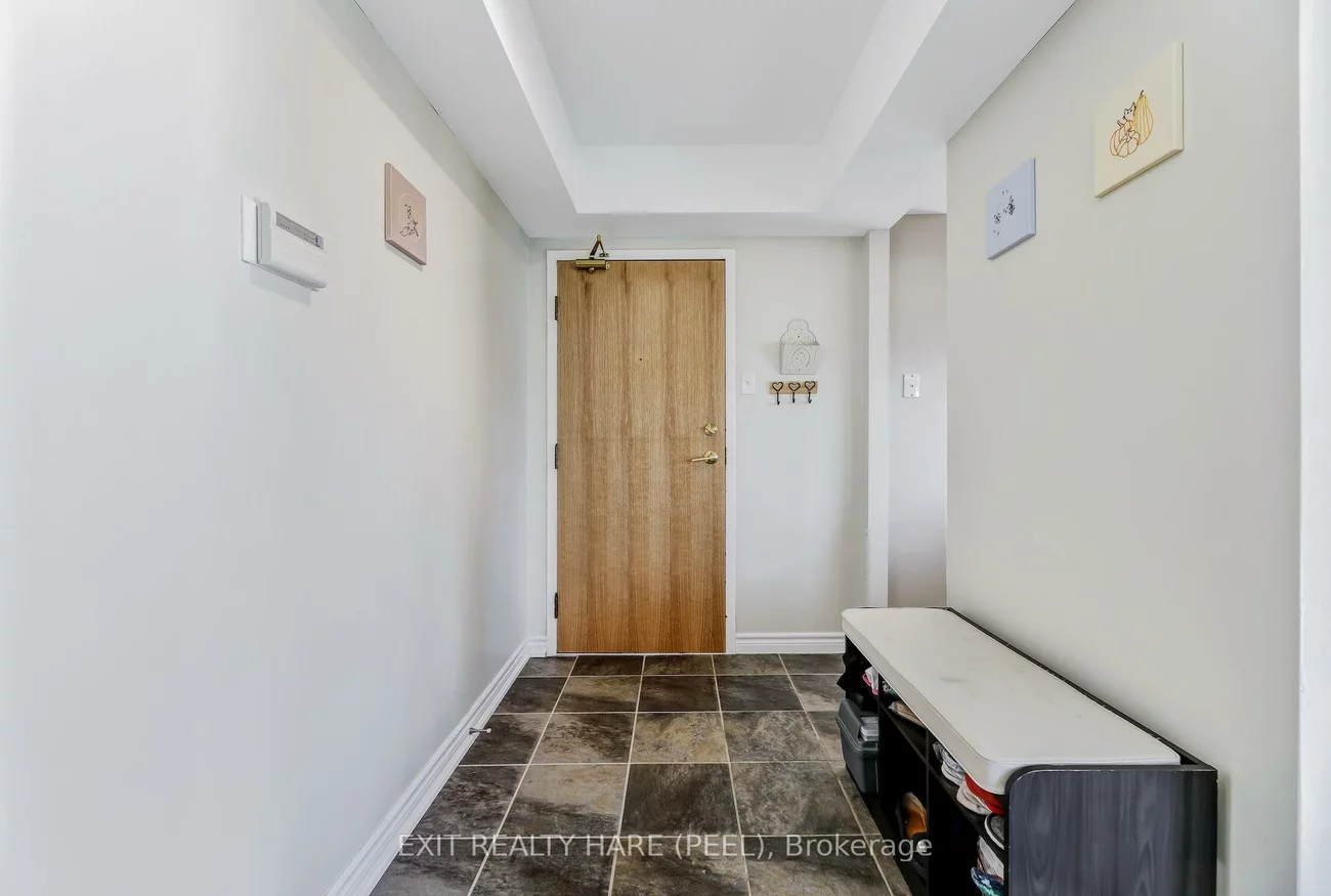 330, Mill, Brampton South, Brampton