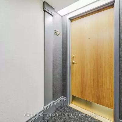 330, Mill, Brampton South, Brampton