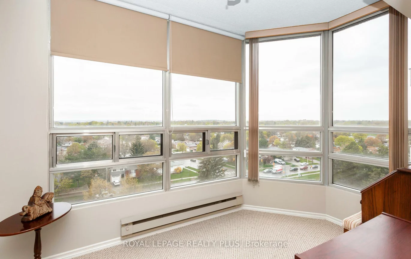 320, Mill, Brampton South, Brampton