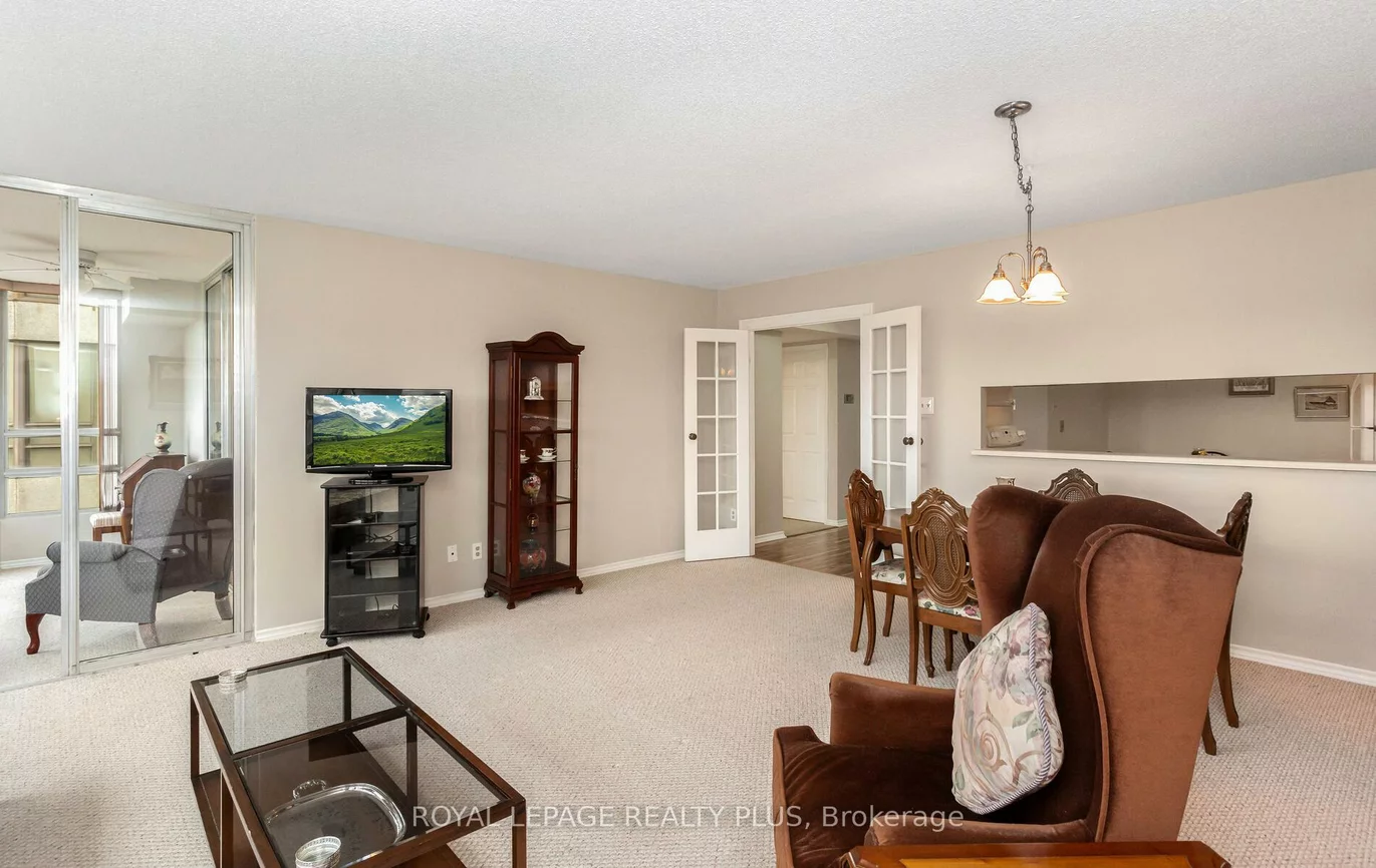 320, Mill, Brampton South, Brampton