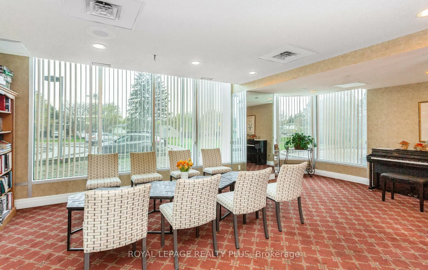 320, Mill, Brampton South, Brampton