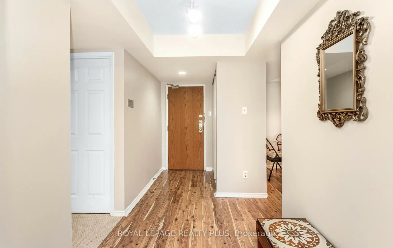 320, Mill, Brampton South, Brampton