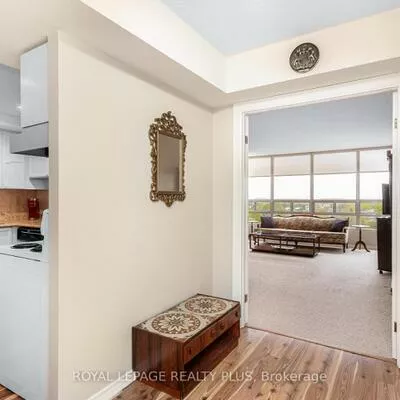 320, Mill, Brampton South, Brampton