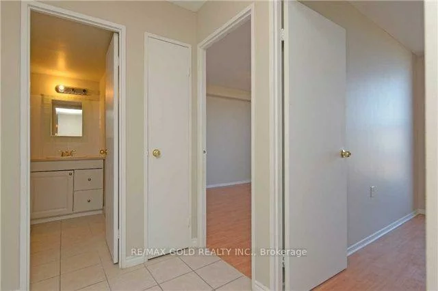 18, Knightsbridge, Queen Street Corridor, Brampton