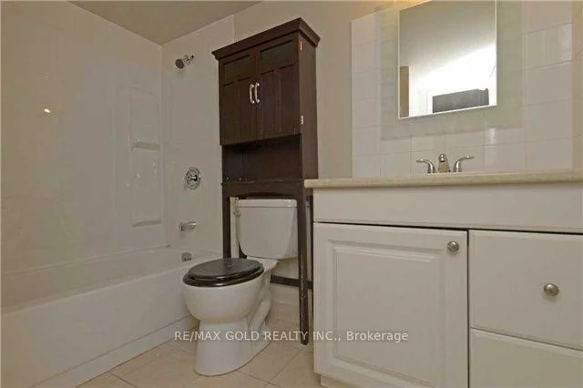 18, Knightsbridge, Queen Street Corridor, Brampton