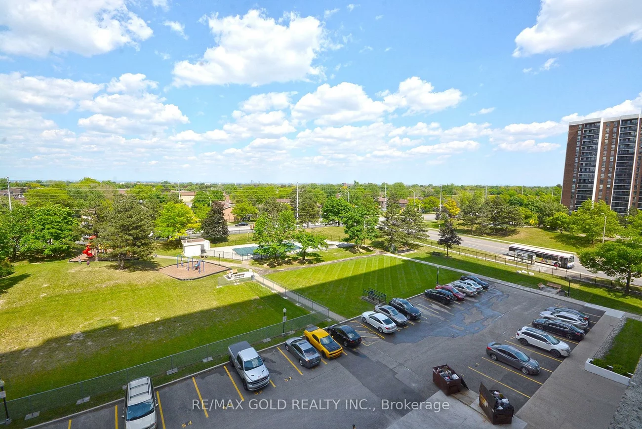 18, Knightsbridge, Queen Street Corridor, Brampton