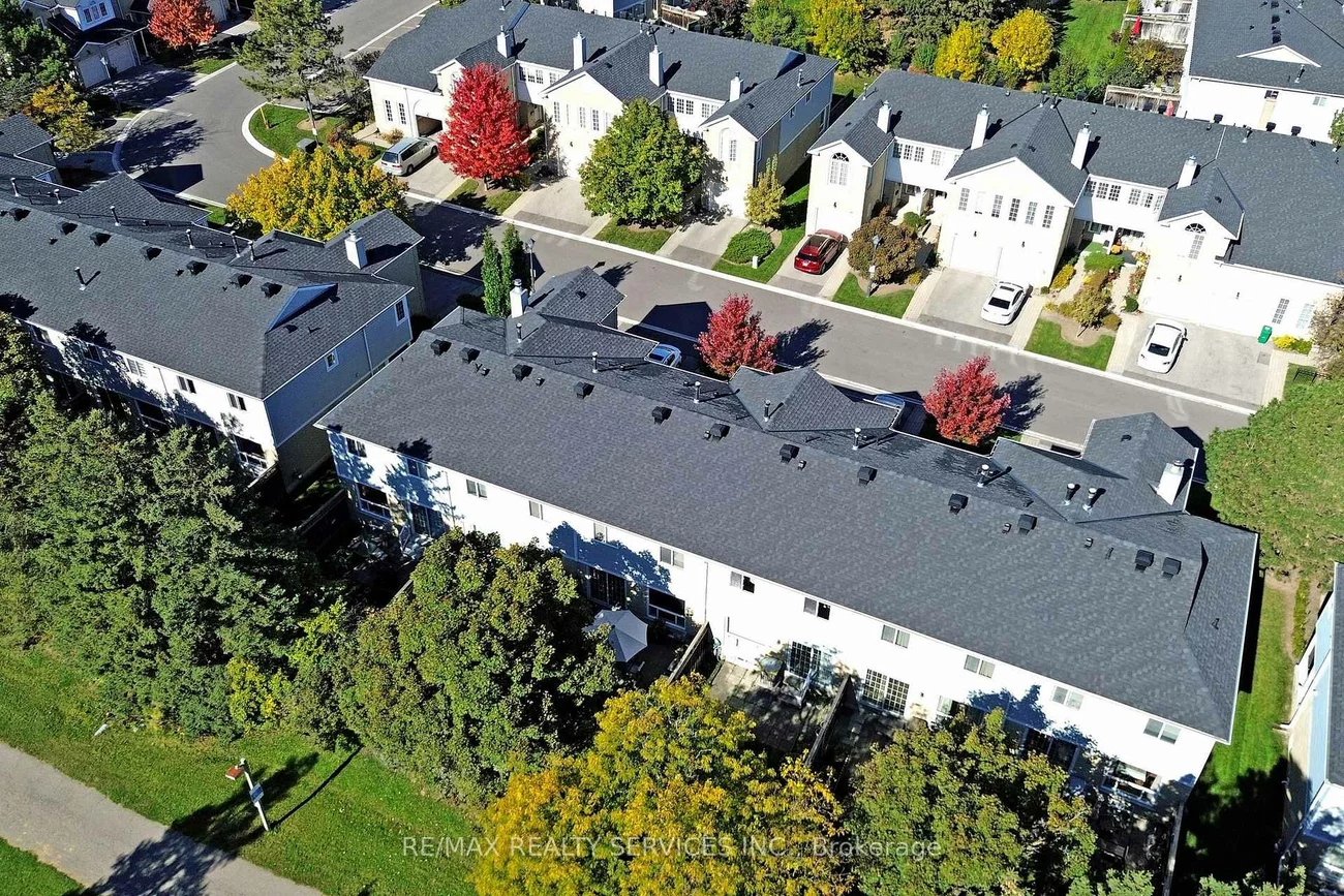 28, Heathcliffe, Central Park, Brampton