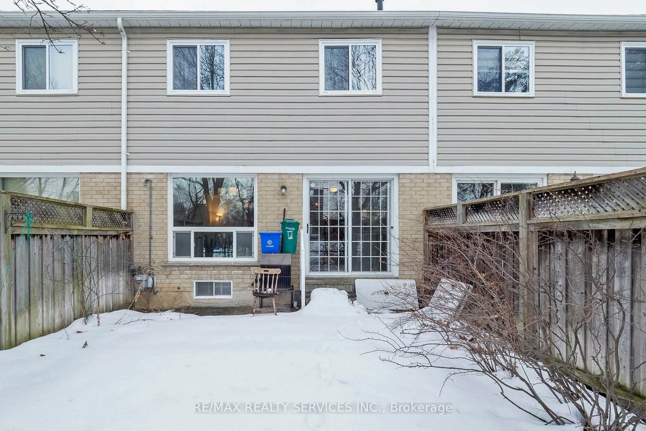 28, Heathcliffe, Central Park, Brampton