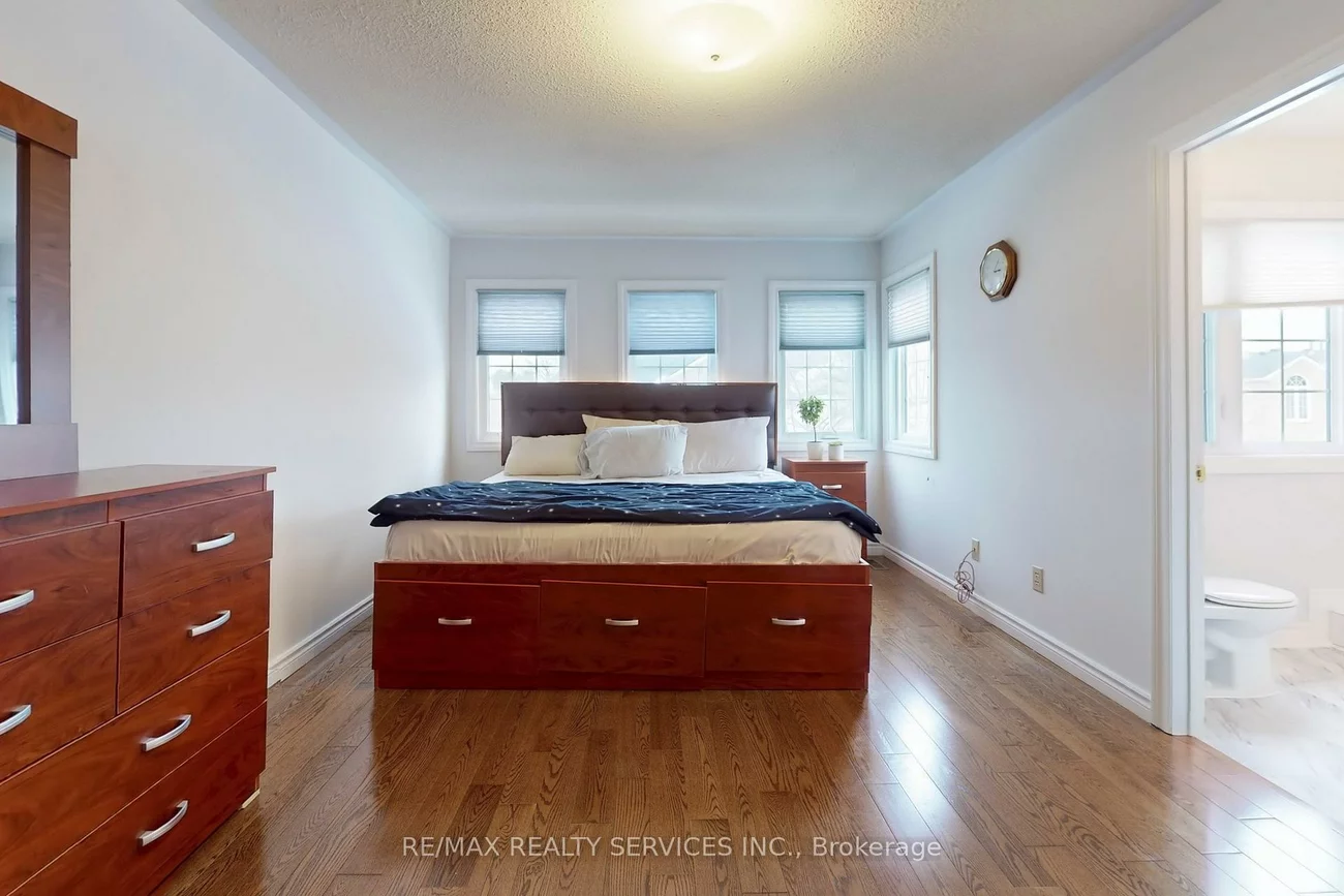 28, Heathcliffe, Central Park, Brampton