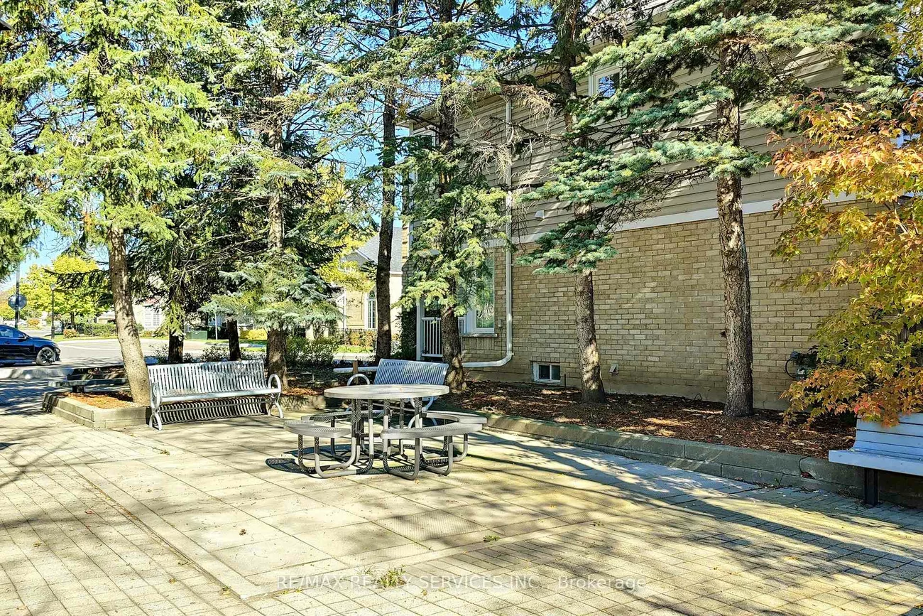 28, Heathcliffe, Central Park, Brampton