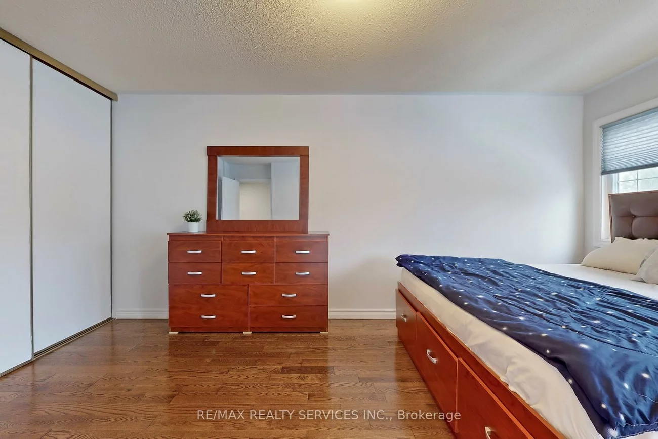 28, Heathcliffe, Central Park, Brampton