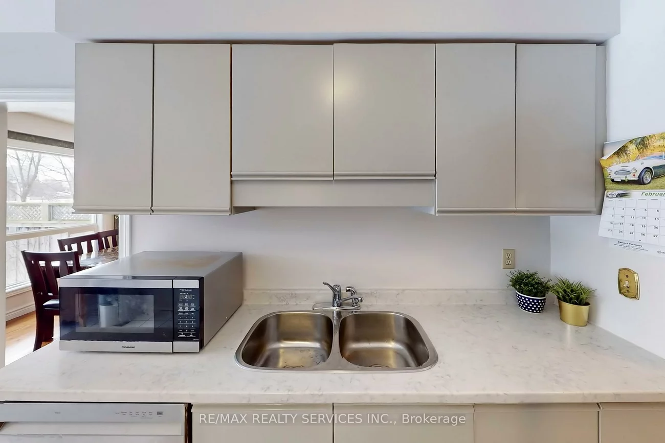 28, Heathcliffe, Central Park, Brampton