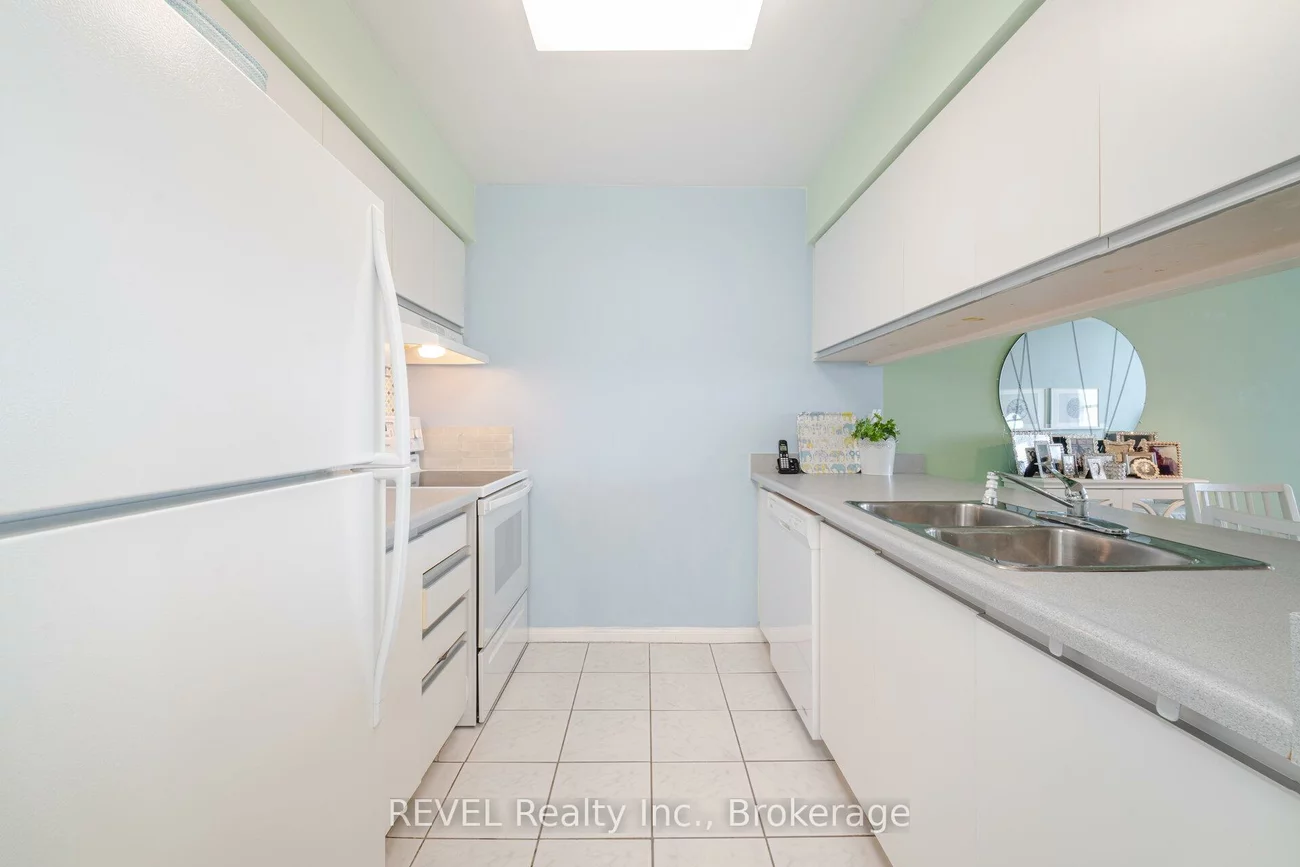 12, Laurelcrest, Queen Street Corridor, Brampton