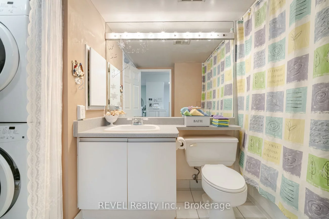 12, Laurelcrest, Queen Street Corridor, Brampton