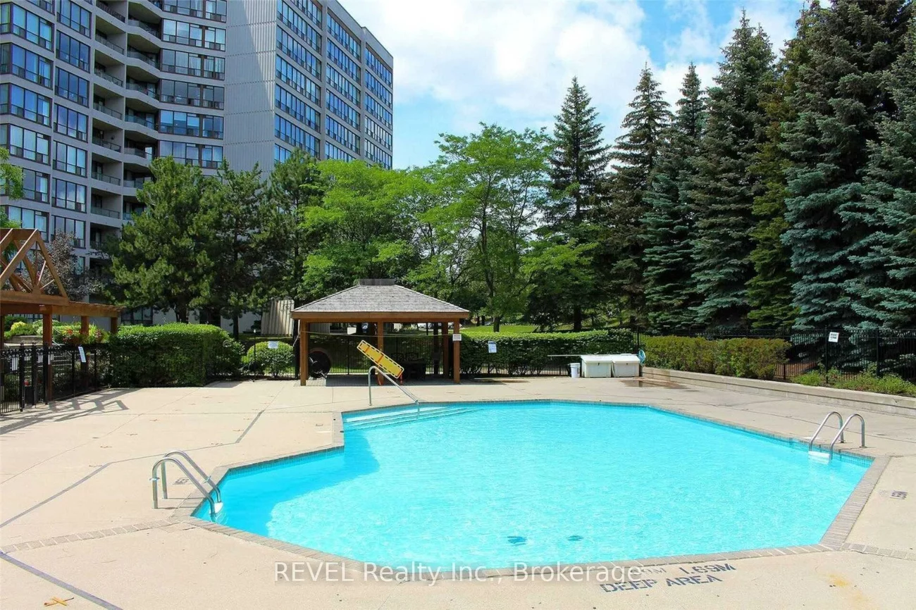 12, Laurelcrest, Queen Street Corridor, Brampton