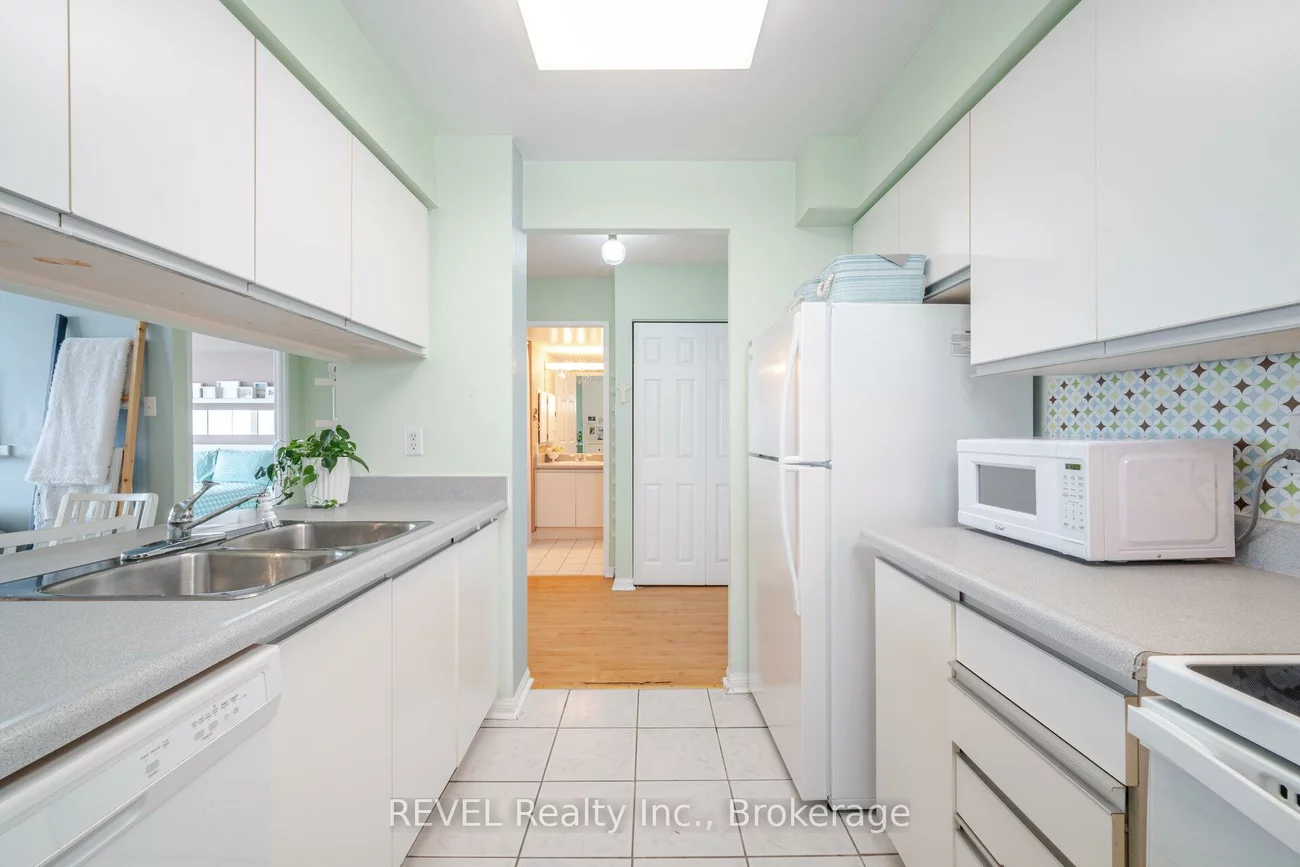 12, Laurelcrest, Queen Street Corridor, Brampton