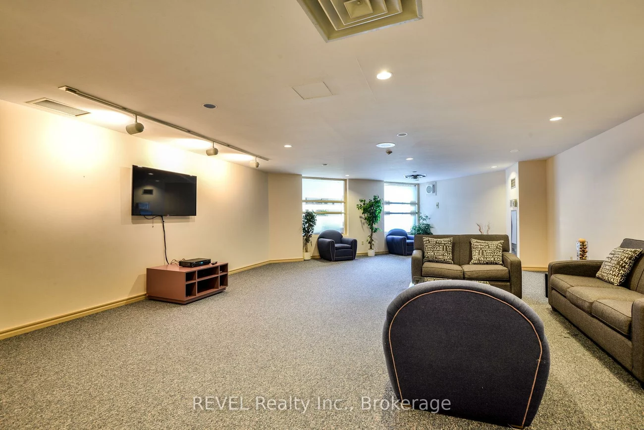 12, Laurelcrest, Queen Street Corridor, Brampton