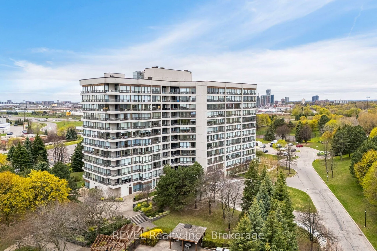 12, Laurelcrest, Queen Street Corridor, Brampton