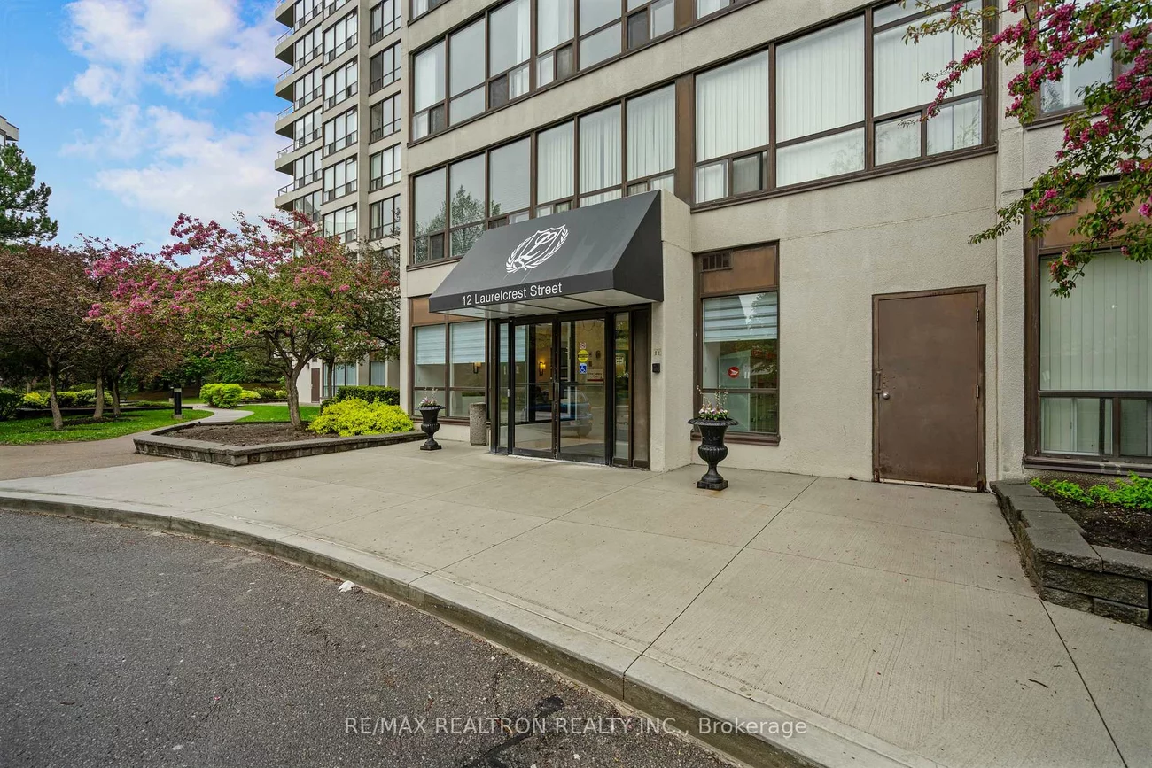 12, Laurelcrest, Queen Street Corridor, Brampton