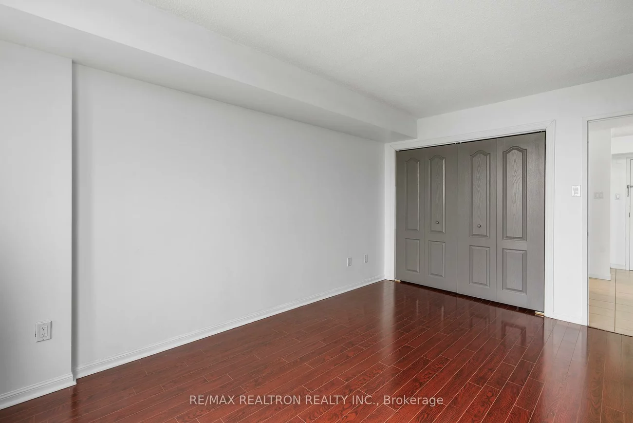 12, Laurelcrest, Queen Street Corridor, Brampton
